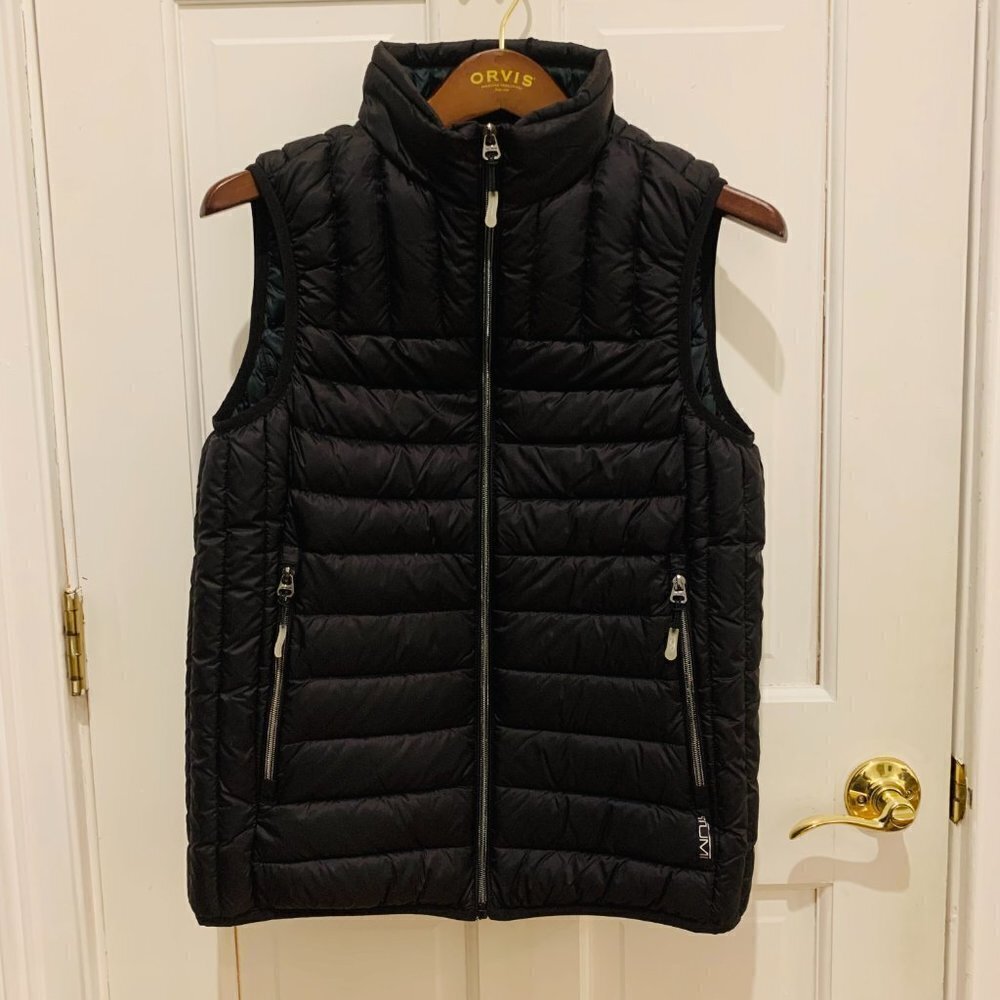 NEW without tags Black TUMI Pax Vest Pillow Down Size Small